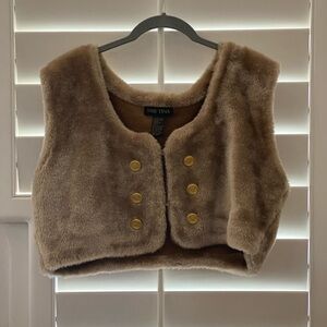 Miss Tina size L faux fur cropped vest
